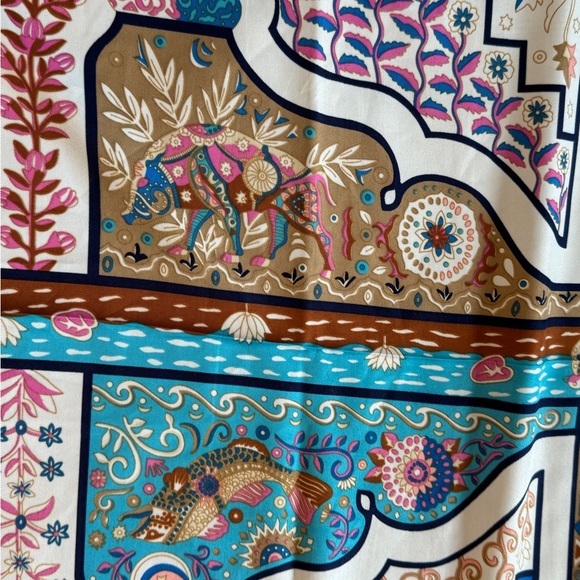 Designer-style Silk Scarf 140cm - Picture 6 of 8